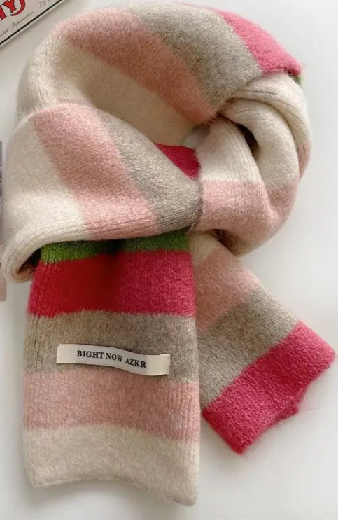 Schal Modell RAINBOW