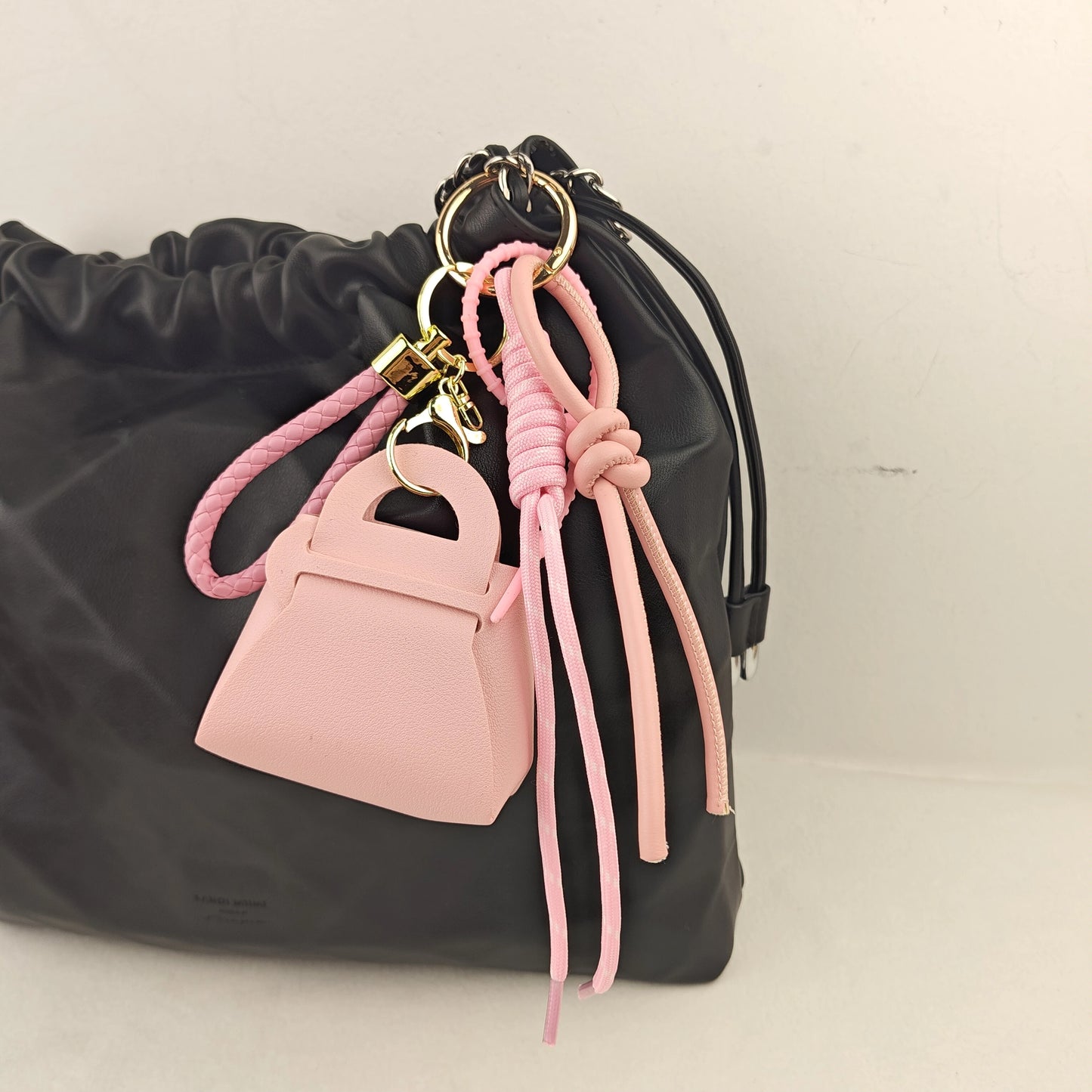 Taschenanhänger aus Leder